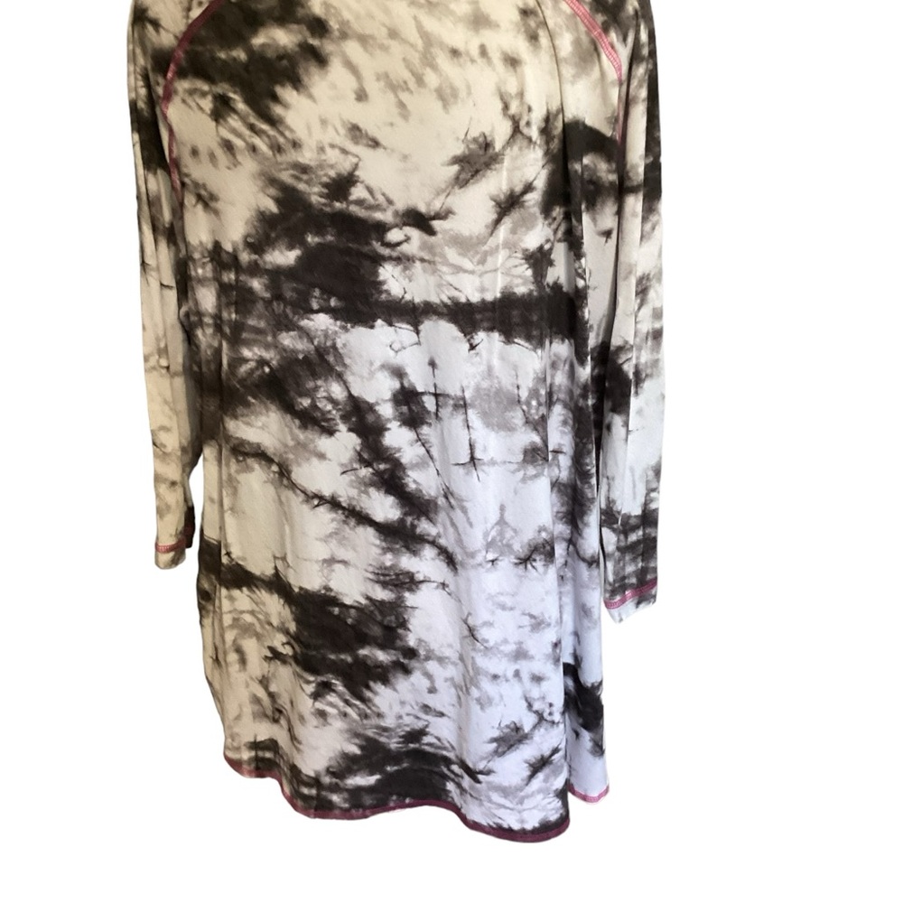 SNOSKINS Abstract Pullover Top In Medium EUC - Picture 6 of 7